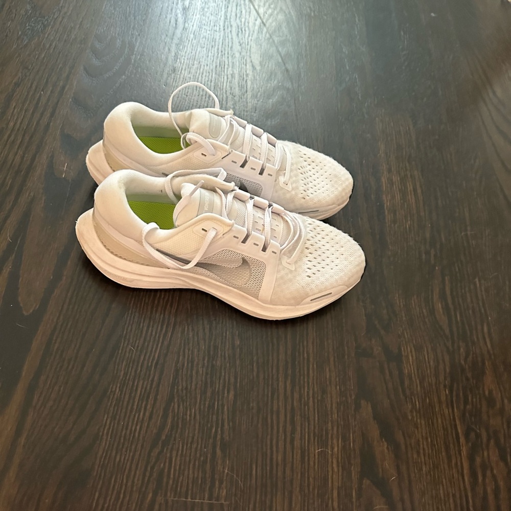 Nike Women's Air Zoom Mesh & Leather
Sneakers - size 9.5